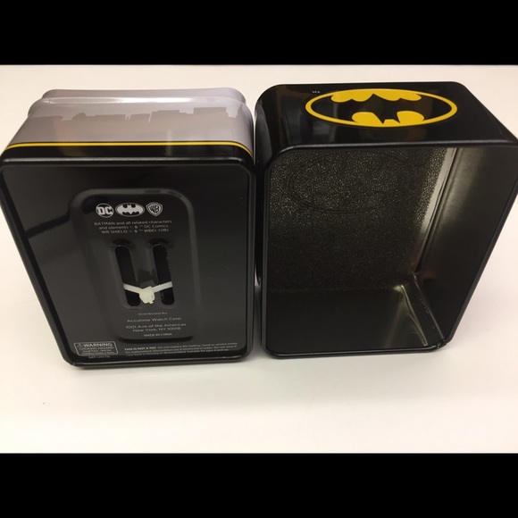 BATMAN 🦇 ANALOG WATCH SLVR BLK DC COMICS LRG FACE - Picture 6 of 8